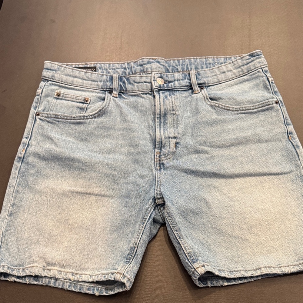 Zara Men's Faded Blue Denim Shorts